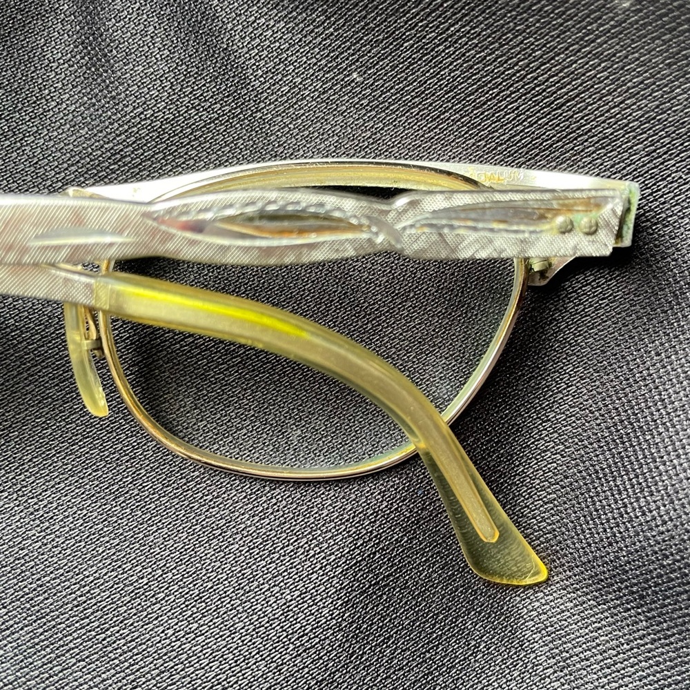 Vintage Cat Eye Glasses - image 4